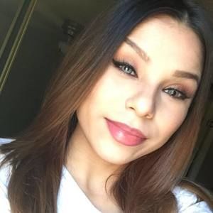 Meet your Posher, Devanie